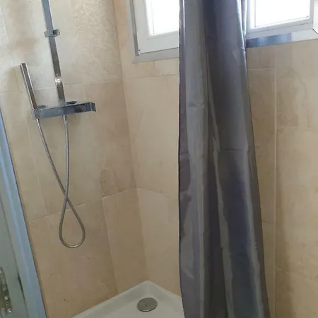 Grand Studio Centre Ville St Raphael Saint-Raphael (Var)